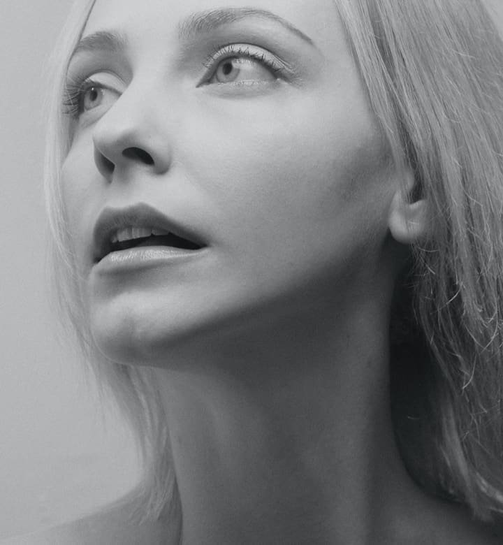 Nefertiti Neck Lift